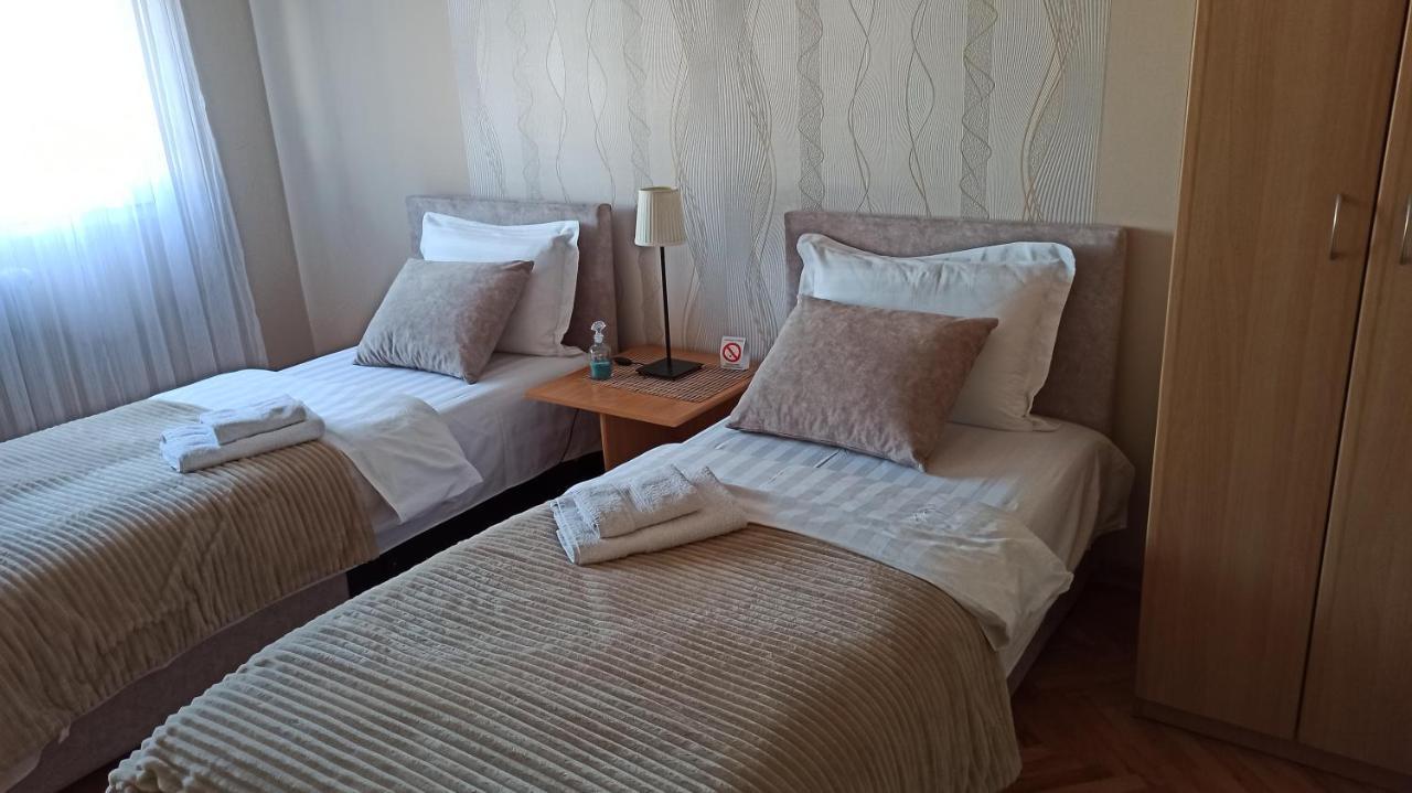 Community Park Apartment Ni 外观 照片